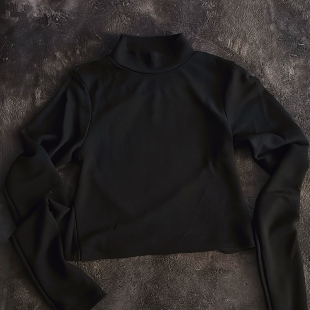 Carbon38 Black Long Sleeve Turtleneck Sweatshirt